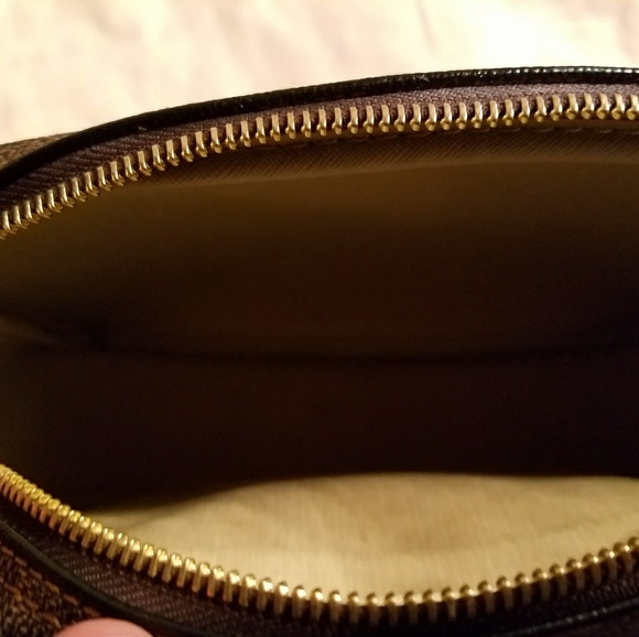 Louis Vuitton Purse - Picture 8 of 8
